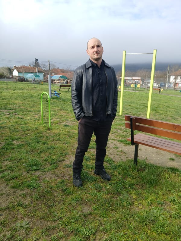 Man in black leather jacket spotted in Bulgarian park