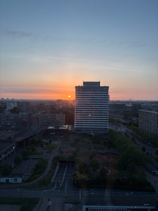 Dawn photography and Russian text displays documented in Rijswijk
