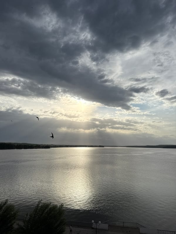 Afternoon scenes captured around Votkinsk reservoir and restaurant