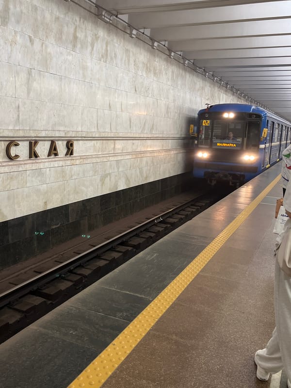 Witness documents routine urban scenes across Minsk, Belarus