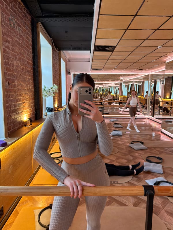 Moscow fitness studio visit documented through selfies and equipment