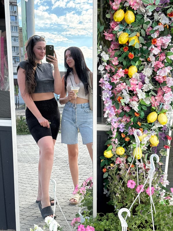 Mirror selfies and cat spotted during afternoon outings