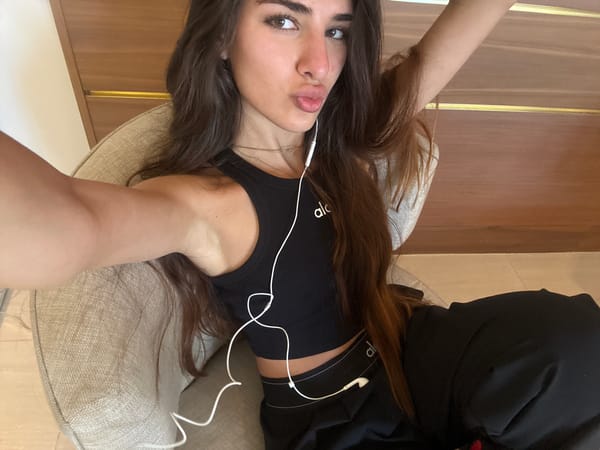 Woman Takes Extended Selfie Session at Boca Raton Complex