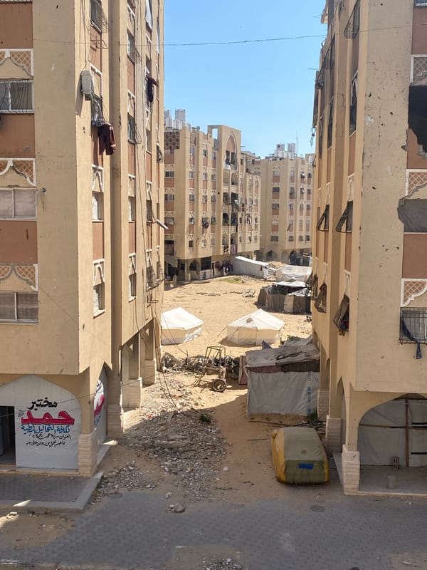 Witness documents war damage, refugee camps in Khan Yunis