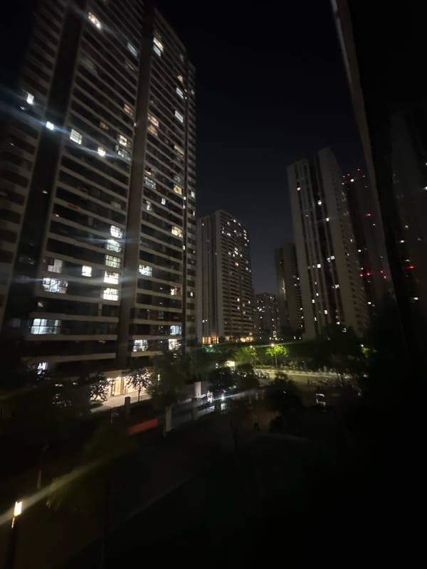 Nighttime urban photography session captures Chongqing High-tech Zone buildings