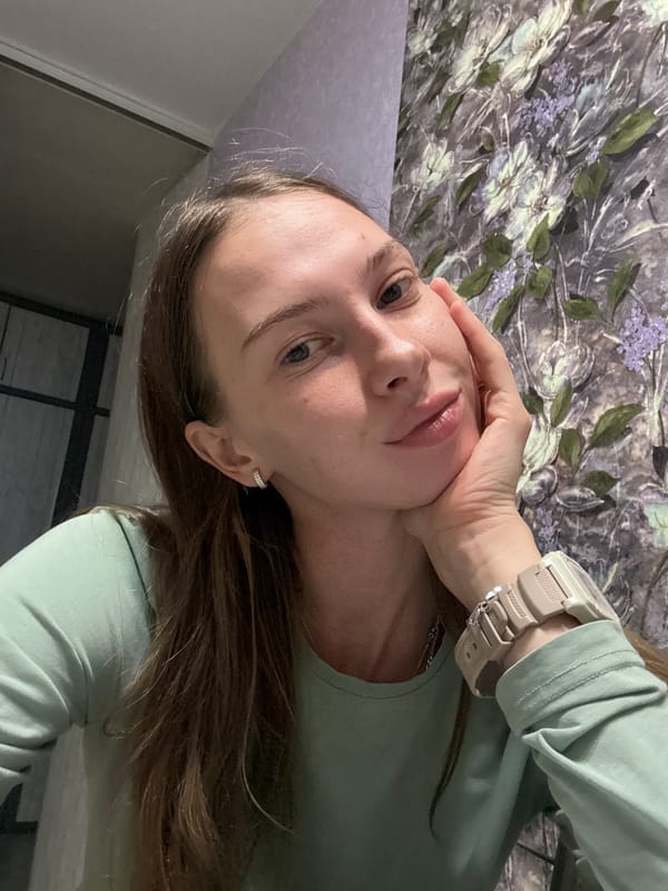 Selfie session in Perm, plus a glimpse of an outdoor gathering