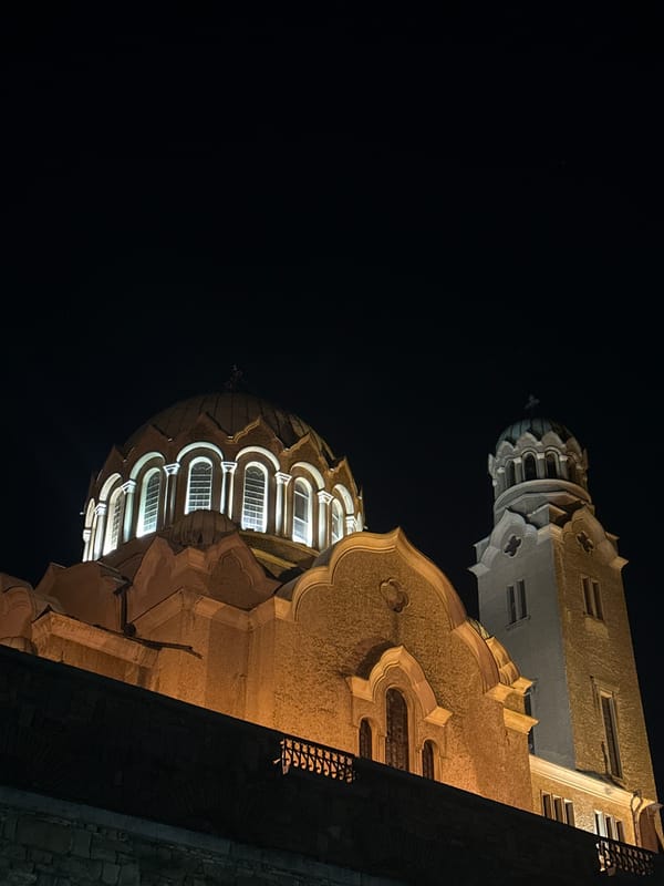 Evening scenes documented across Veliko Tarnovo, Bulgaria