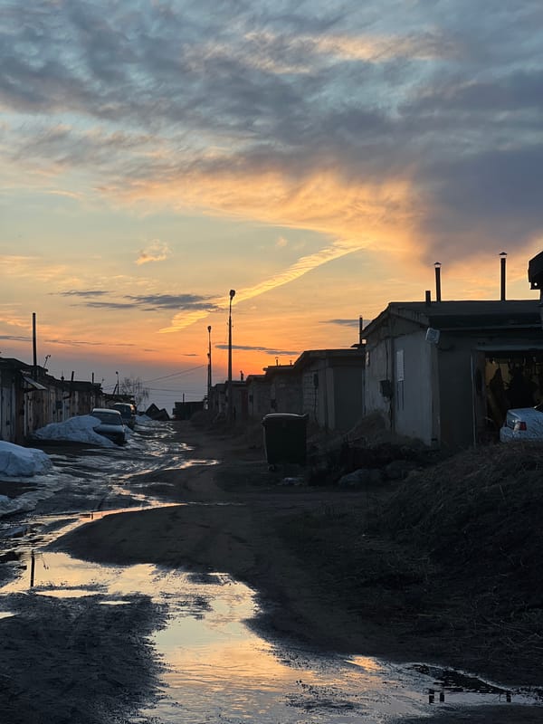 Woman photographed with yoga mat in everyday moments in Noviy