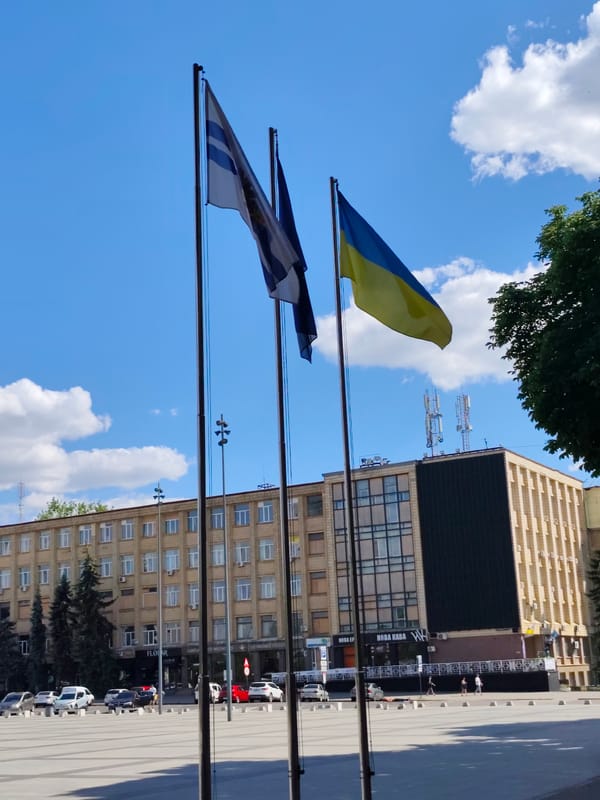 Mykolaiv city center: river, parks, and civic landmarks