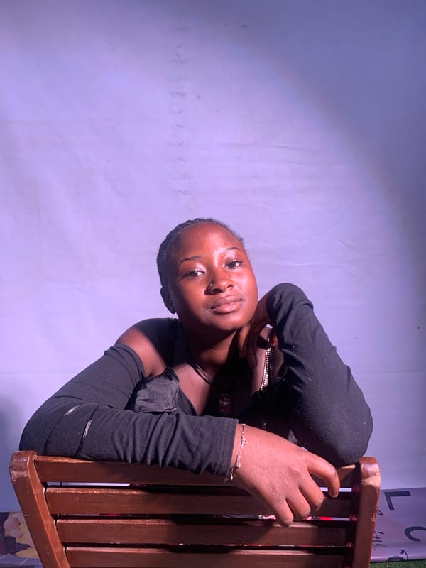 Portrait session and indoor activities documented in Jos studio
