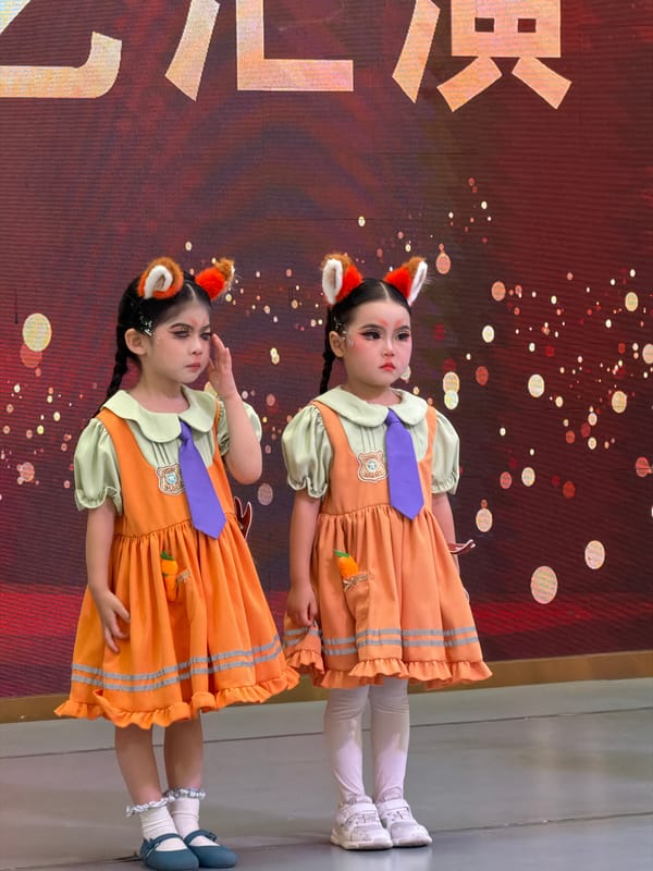 Children's theatrical performance at Jiulongpo District shopping mall