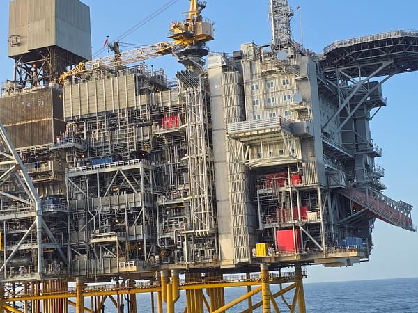 Oil platform spotted in North Sea near Randaberg, Norway