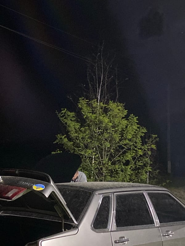 Nighttime vehicle gathering observed in Ustyvytsia, Ukraine