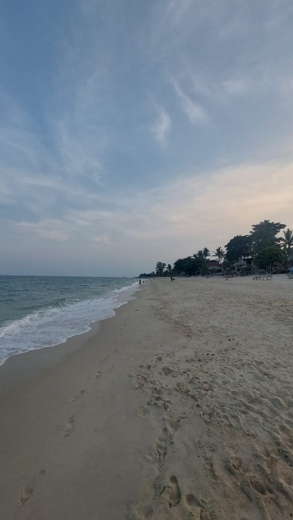 Calm morning beach conditions documented at Baan Lamai, Thailand