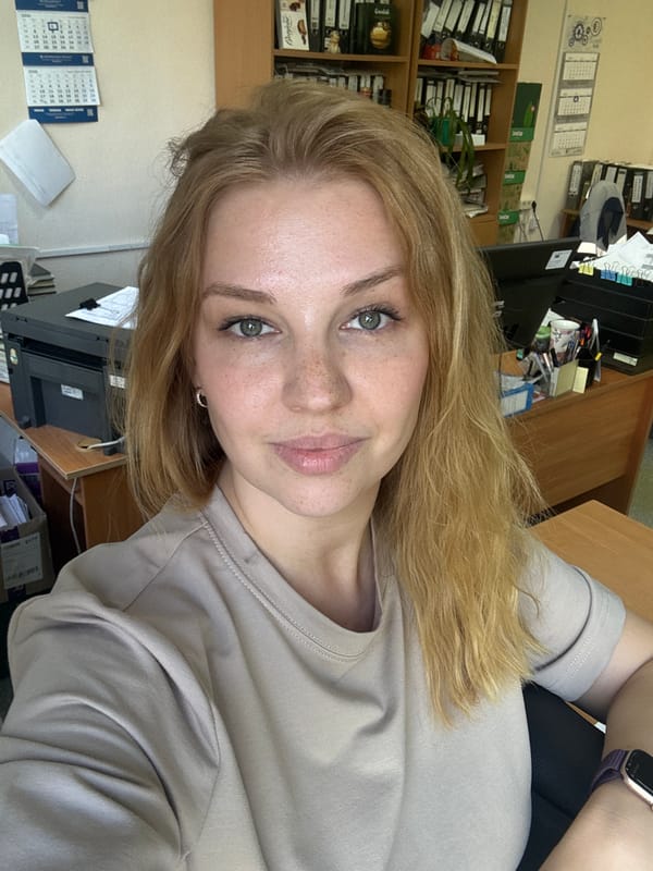 Back-to-back selfies from Yaroslavl, two minutes apart
