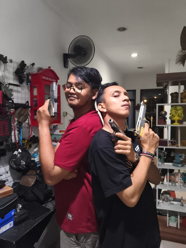 West Jakarta home mixes decorative décor with airsoft gun collection