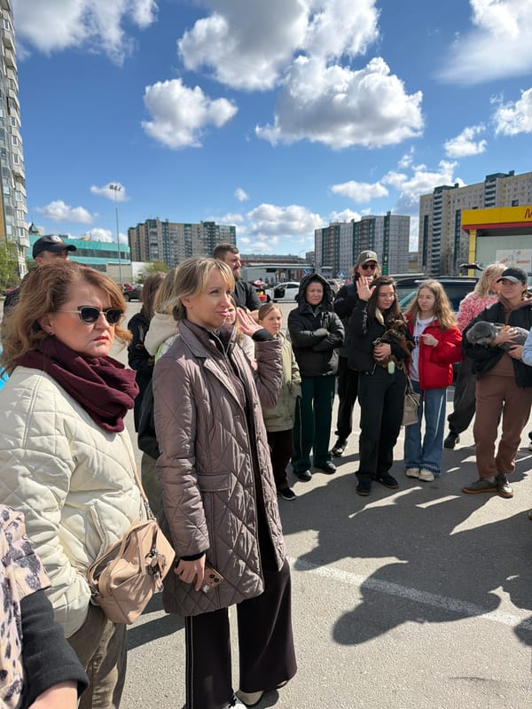 Dog owners gather for informal meetup in Saint Petersburg parking lot