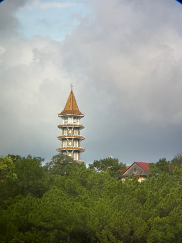 Morning stroll through Thủy Xuân's pagodas, backroads, and everyday life