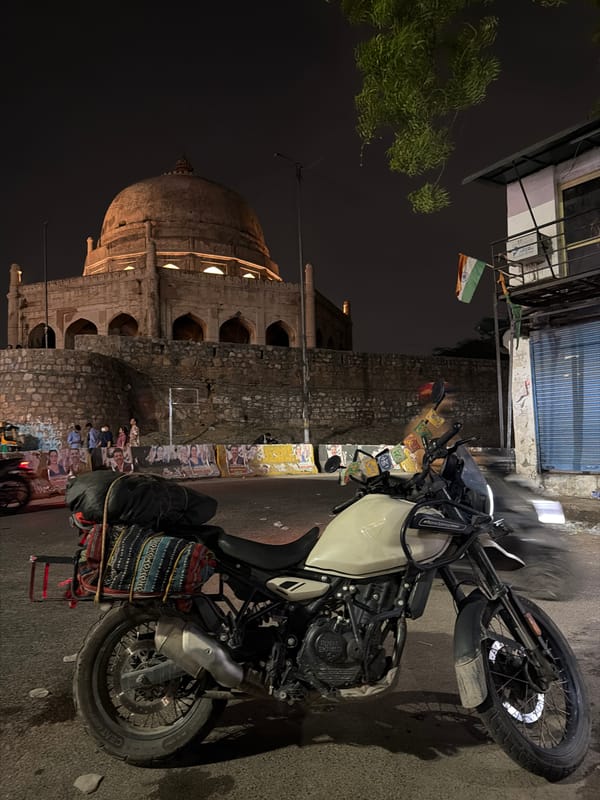 Delhi by night: Qutub Minar, stepwells, and street markets