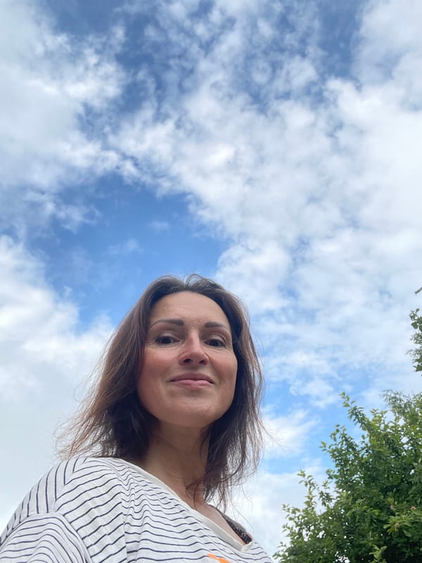 Summer garden walk in rural Russia — selfies, flowers, and fresh currants