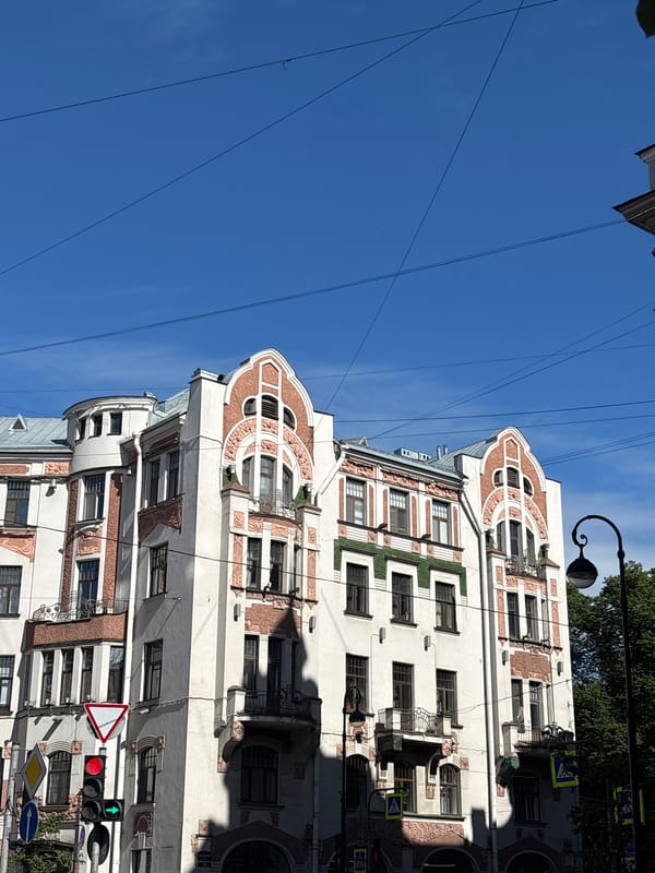 Saint Petersburg street life: architecture, parks, and cafes