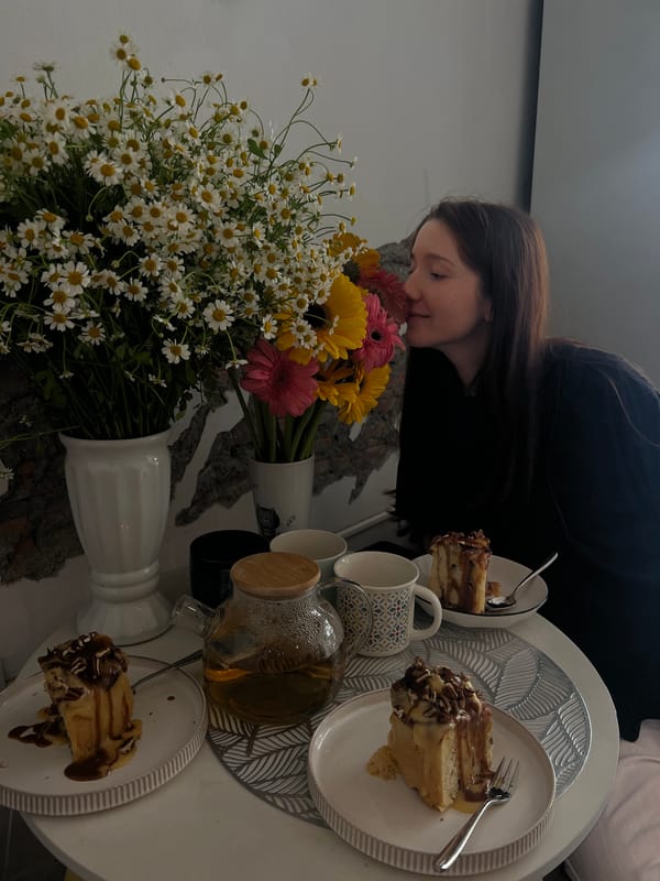 Morning flower arrangements and street scenes documented in Phuket