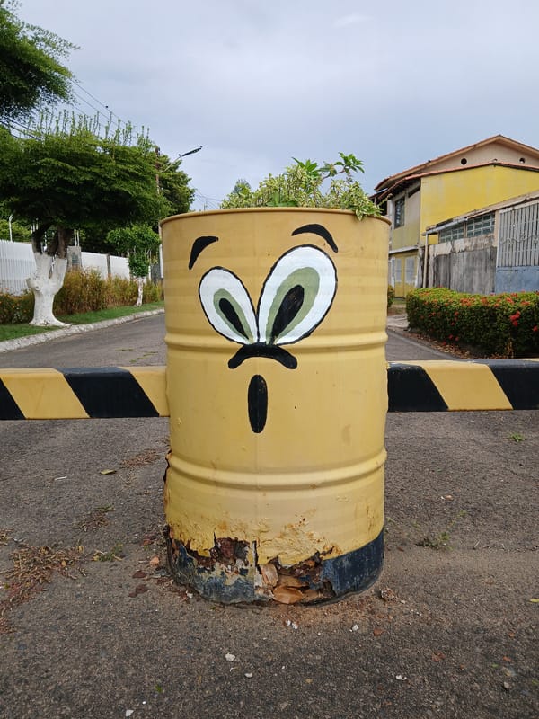 Evening street scenes captured across Ciudad Guayana neighborhoods