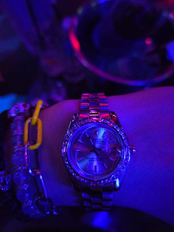 Night out documented at Varna nightclub with jewelry display