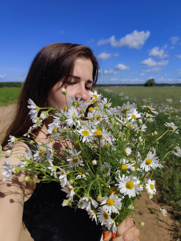 Daisy field selfies on a summer afternoon in rural Russia