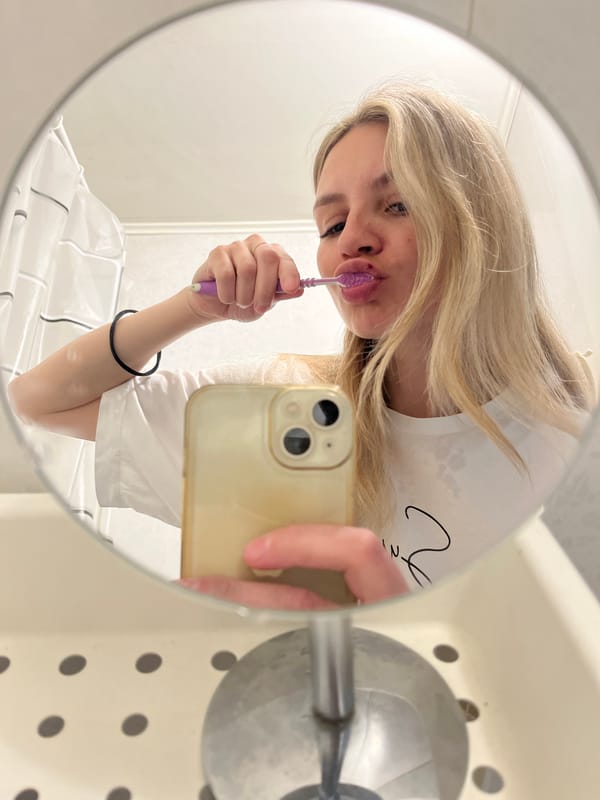 Morning routine captured in Chaikovsky includes selfies and cat
