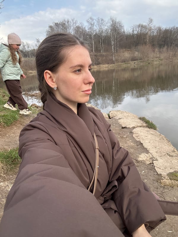 Family lake visit captured in Klin, Russia