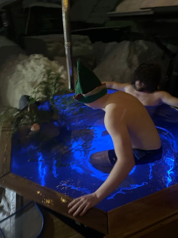 Winter Hot Tub Gathering in Bazarovo Amid Snowfall