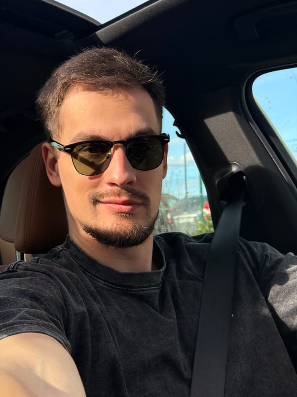 Man observed driving vehicle in Krasnoyarsk