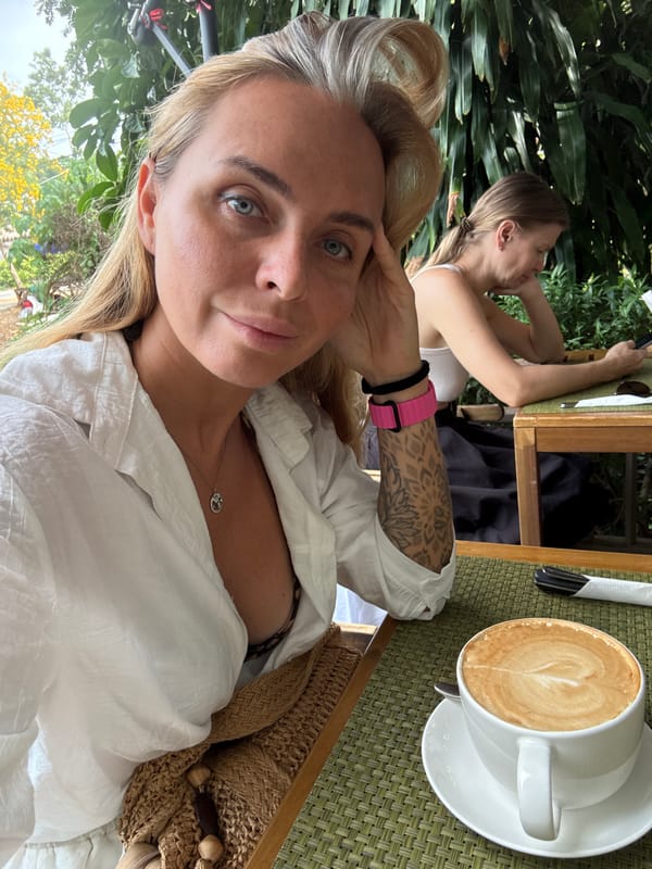 Coffee and tropical greenery at a Ko Samui outdoor café