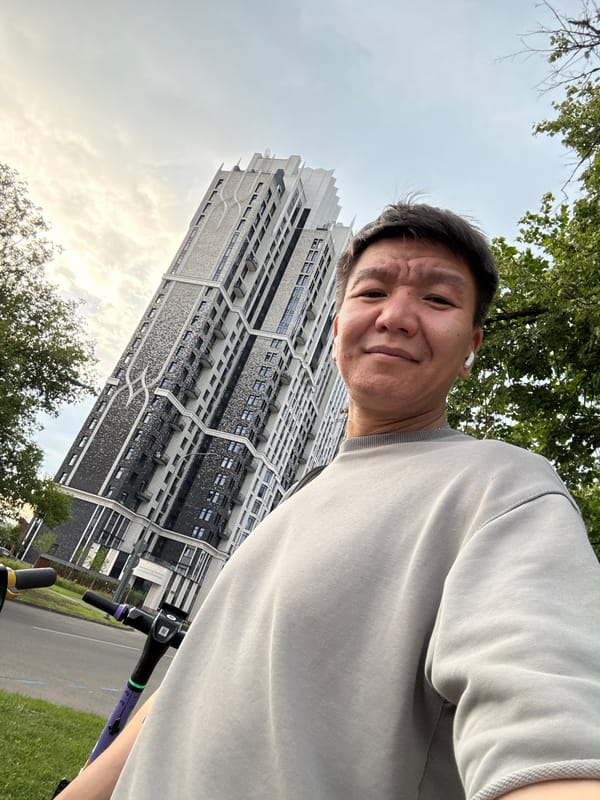 Afternoon out in Khimki — transit, streets, and local scenes