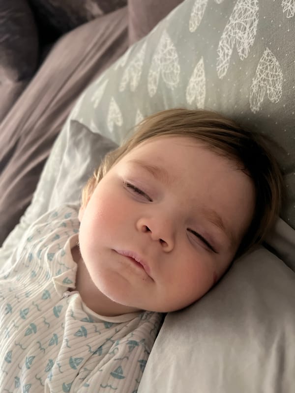 Portrait session documented in Noviy, Russia apartment