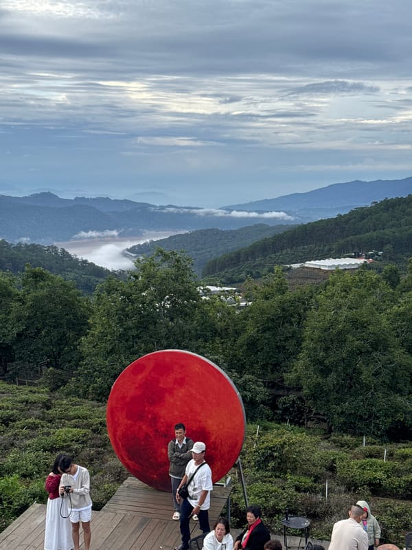 Tourist documents scenic mountain landscapes in Phát Chi, Vietnam