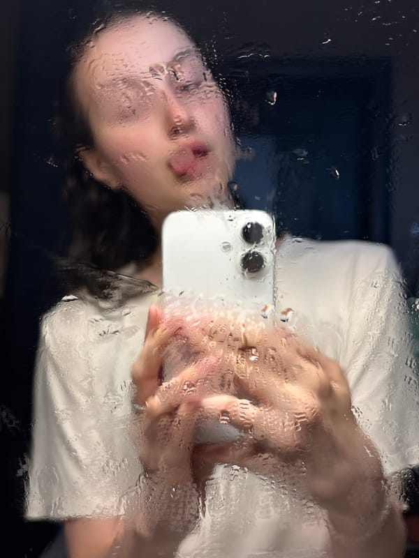 Mirror selfies and interior details from a Tikhiye Zori space