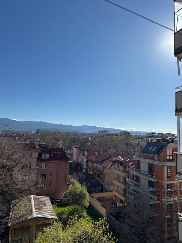 Clear skies observed over Plovdiv with Rodope mountains visible