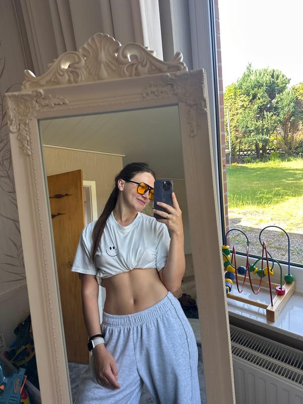 Woman takes mirror selfies with stuffed elephant in Fredenbeck