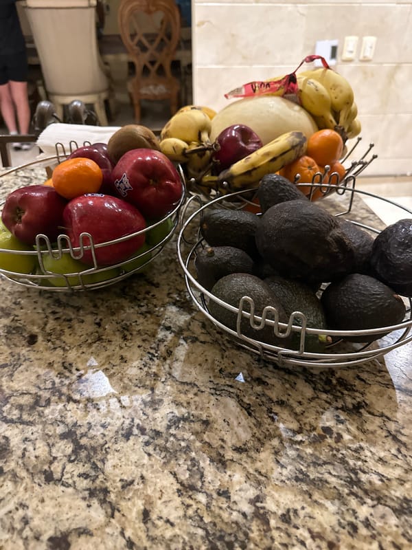 Fruit basket display captured in Mexican home kitchen