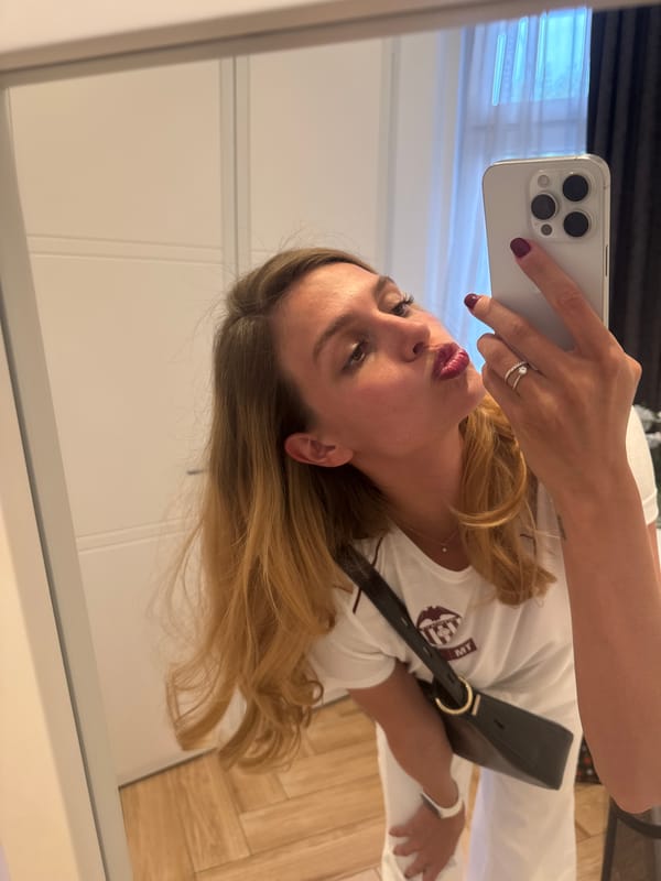 Mirror selfies and ramen on a Belgrade lunch outing