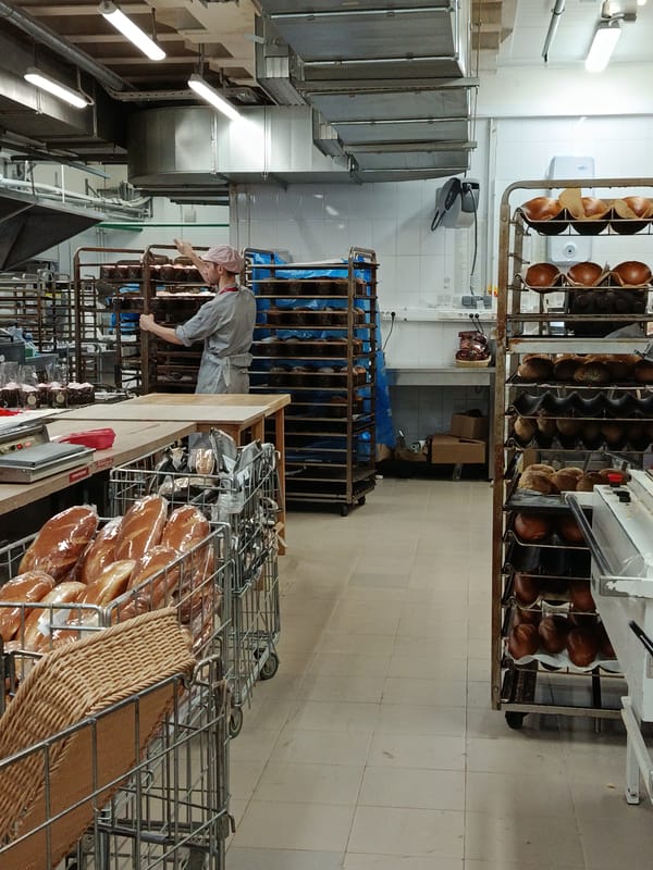 Easter cakes displayed at Moscow bakery ahead of holiday