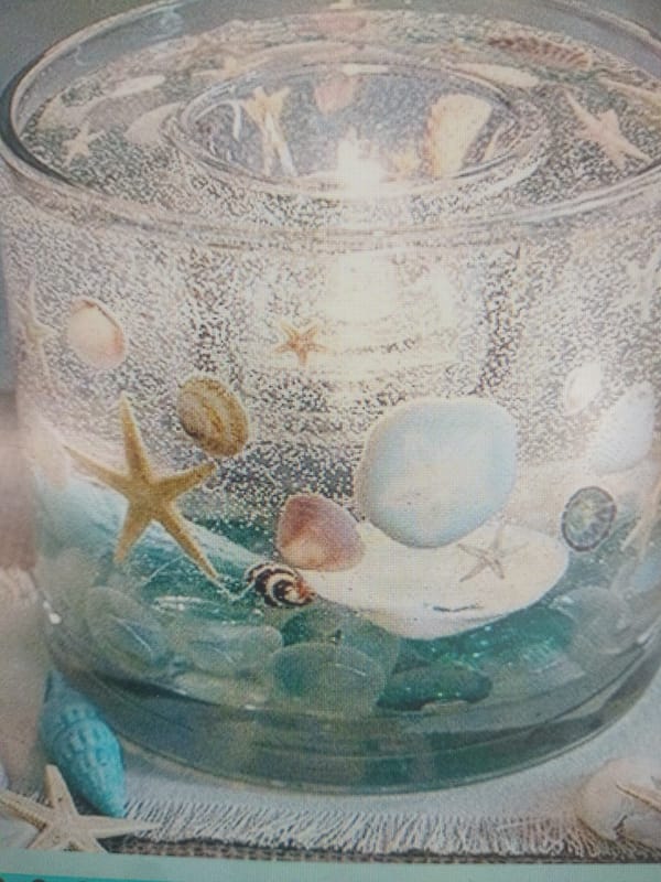 Home decoration arrangements documented in Quito residence