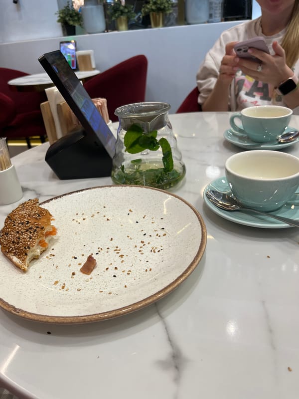 Person photographed dining, later spotted on silver platform