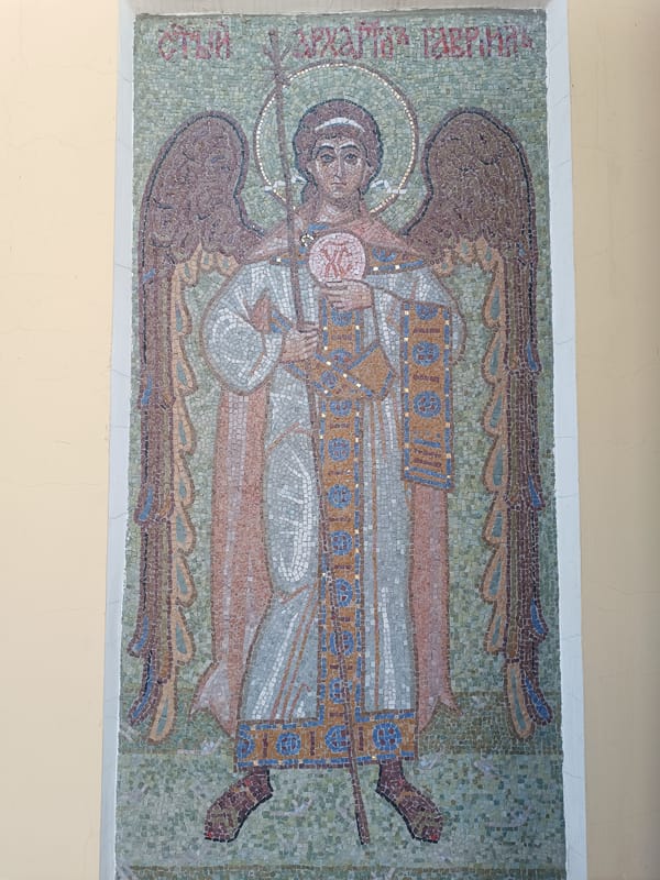 Morning documentation of Moscow's Orthodox churches and religious architecture