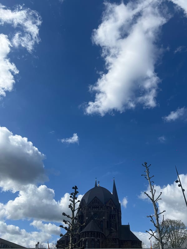 Clear skies over Geldrop streets and buildings captured