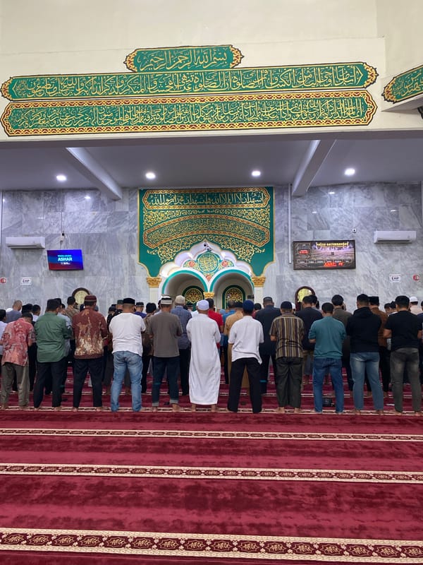 Morning prayers and daily life at Lhokseumawe mosque documented