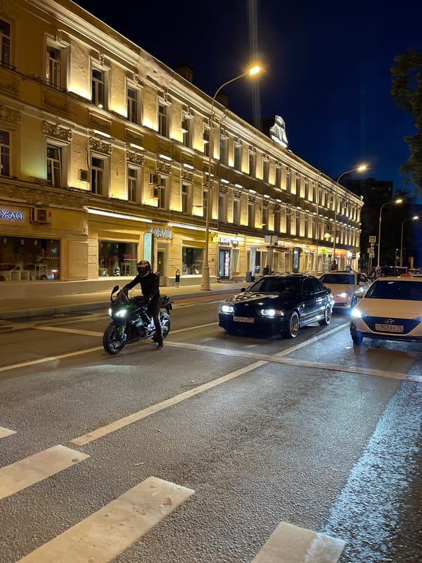 Street scenes and architecture in a classical Russian city