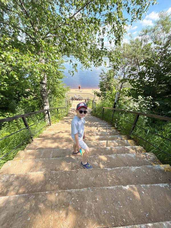 Family explores Yaroslavl nature spots during morning outing